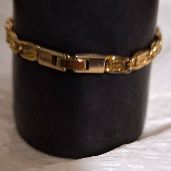 A Women's Vintage Tennis Bracelet Rhinestone Gold Tone Elegant Feminine - Picture 3 of 9